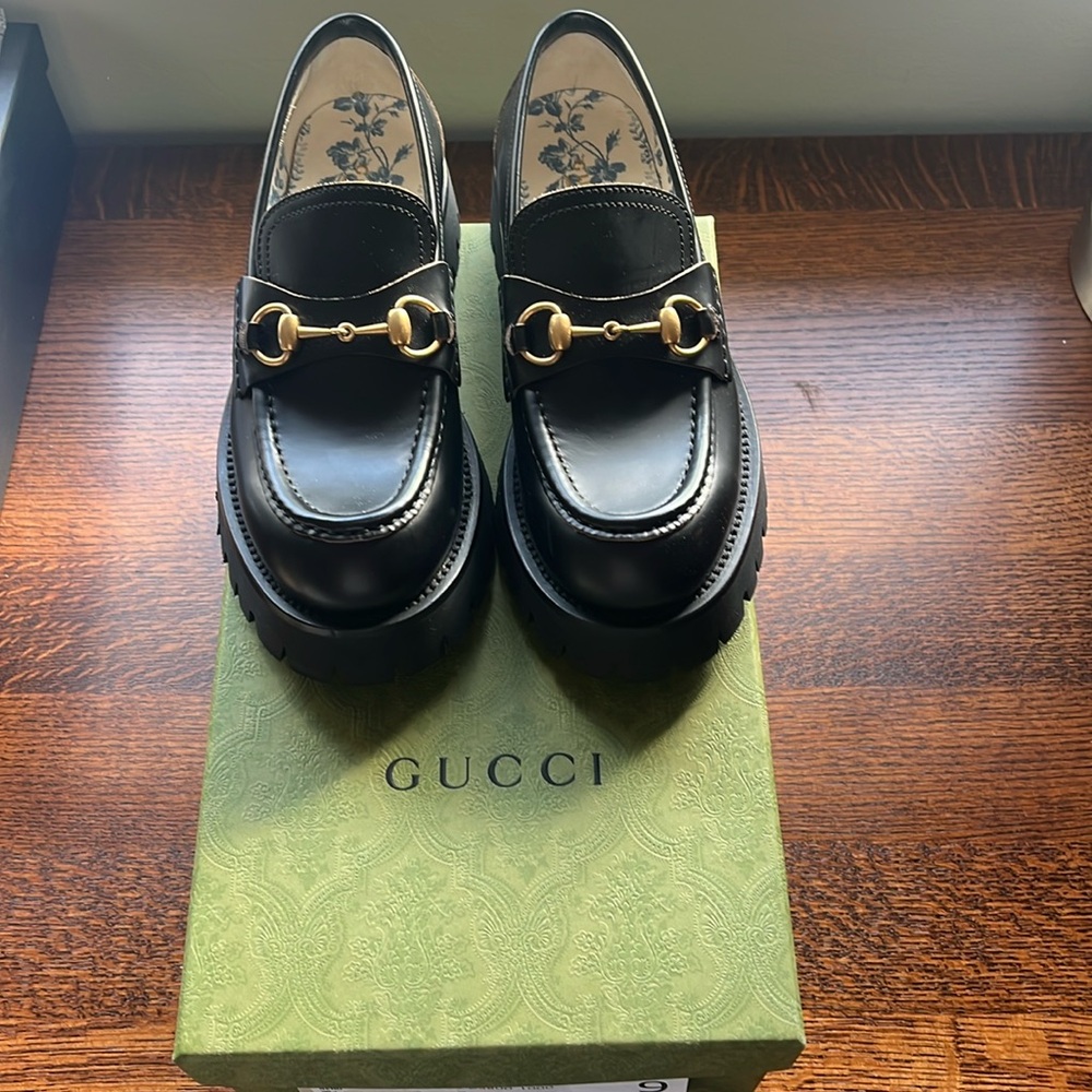 Gucci Horsebit Lug Sole Loafer with Bee Sz 38.5